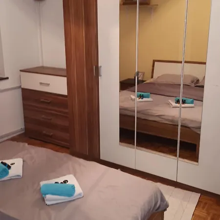 By Didi 4u2stay Apartman *